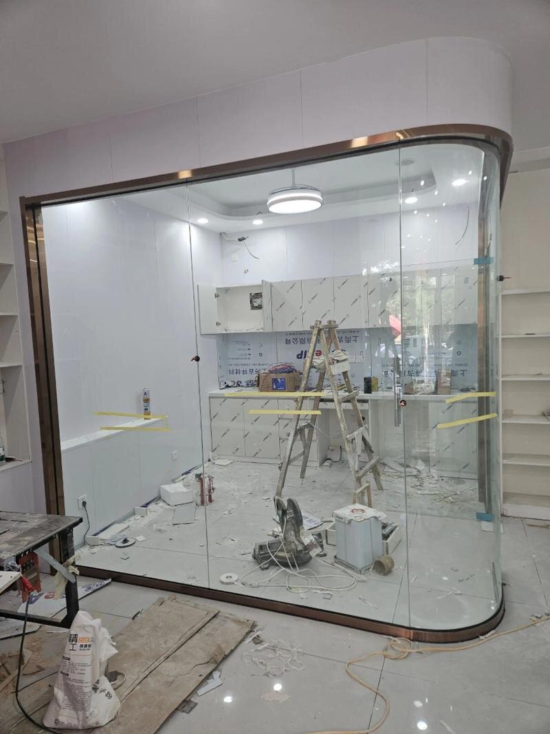 潮州市热弯弧形玻璃异形展柜玻璃 - 厂家